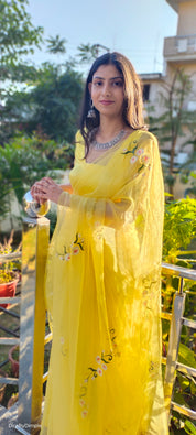 Sunflower Splendor (Pure Organza Handpainted Saree)