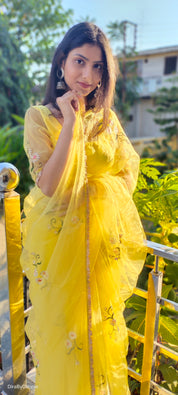 Sunflower Splendor (Pure Organza Handpainted Saree)