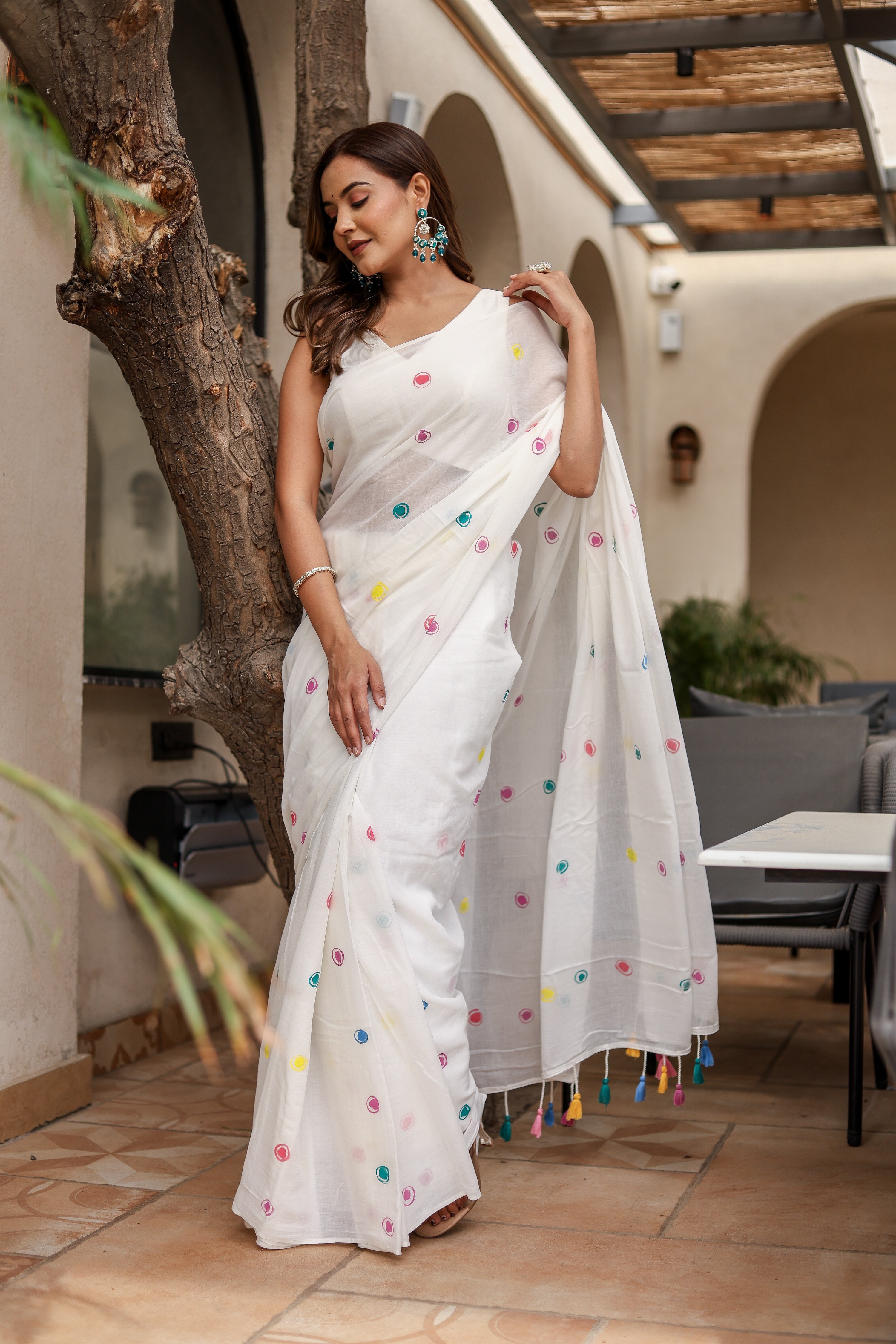 Confetti Breeze (Handpainted Malmal Creme Saree)