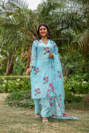 Bougainvillea Bliss (Pure Mal Chanderi Handpainted Kurta Set with Organza Dupatta)