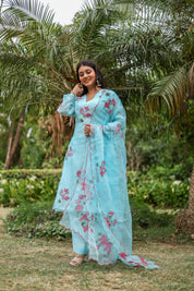 Bougainvillea Bliss (Pure Mal Chanderi Handpainted Kurta Set with Organza Dupatta)