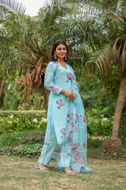 Bougainvillea Bliss (Pure Mal Chanderi Handpainted Kurta Set with Organza Dupatta)
