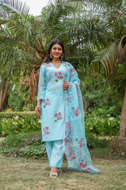 Bougainvillea Bliss (Pure Mal Chanderi Handpainted Kurta Set with Organza Dupatta)