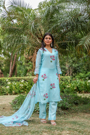 Bougainvillea Bliss (Pure Mal Chanderi Handpainted Kurta Set with Organza Dupatta)