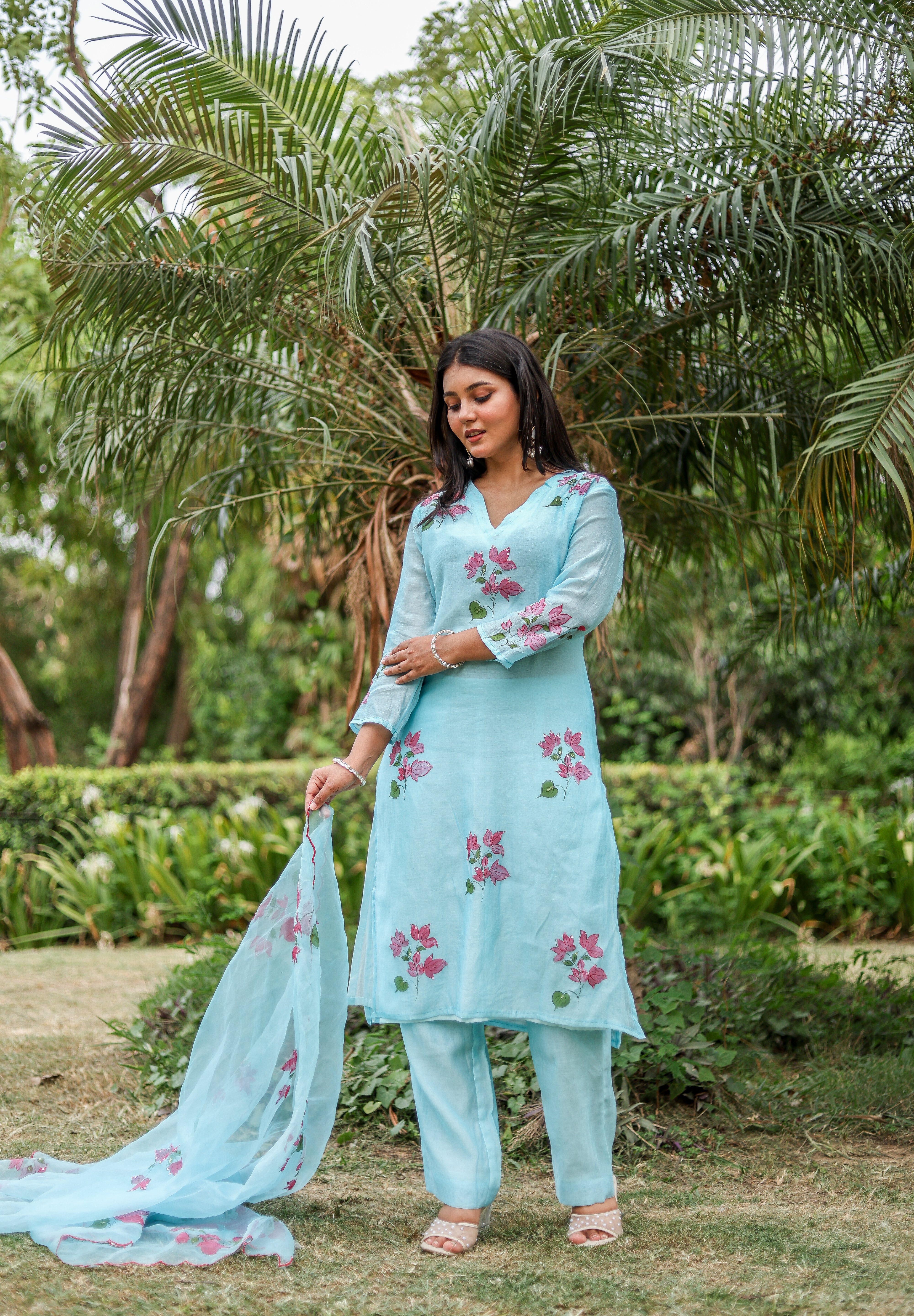 Bougainvillea Bliss (Pure Mal Chanderi Handpainted Kurta Set with Organza Dupatta)